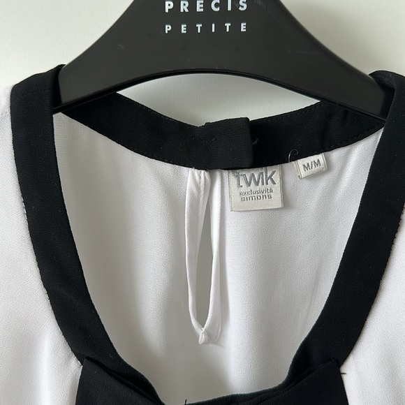 Twik/Simons Black & White Blouse with beautiful bow detailing - Picture 3 of 5
